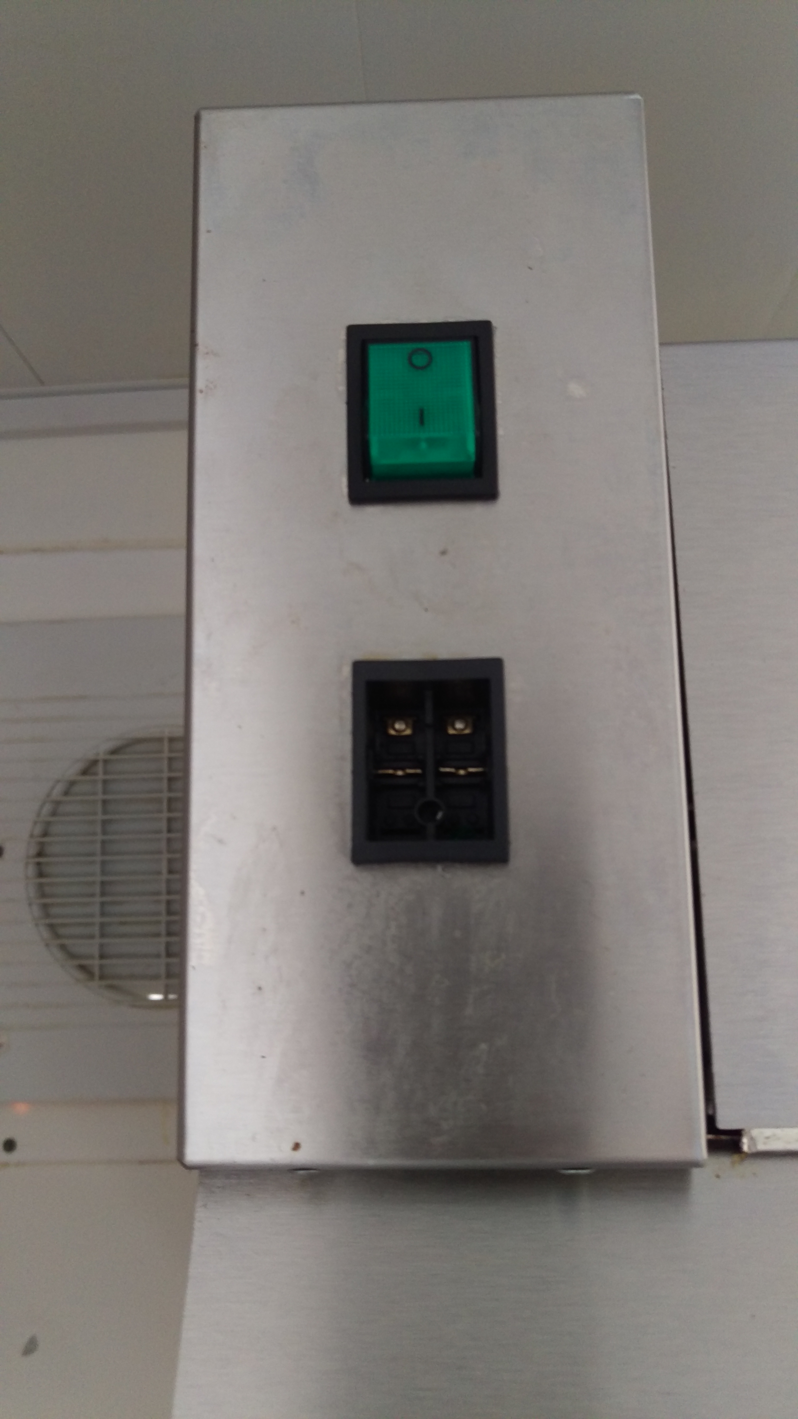 2016-03-07 11.25.20 Live terminals from a damaged switch